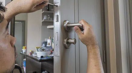 Amber Locksmith Store Chandler, AZ 480-422-0931 - Lock-installation